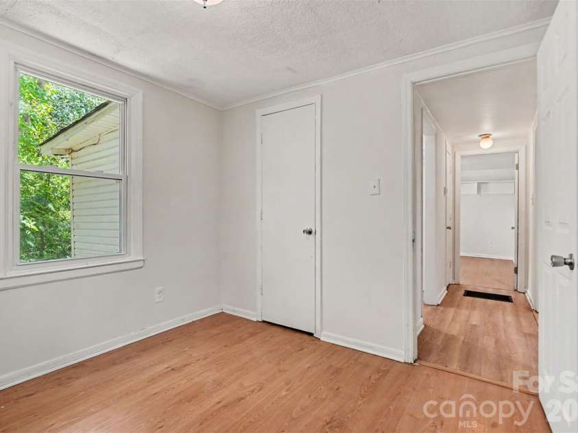 8232 Starnes Randall Road, Charlotte, NC 28215.  MLS# CAR4401795, YatesRealty ID 50741. 