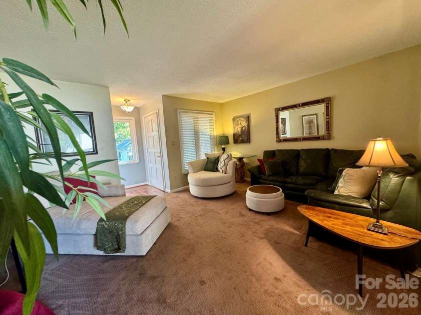 1905 Meadowlark Lane, Charlotte, NC 28210.  MLS# CAR4423485, YatesRealty ID 50742. 