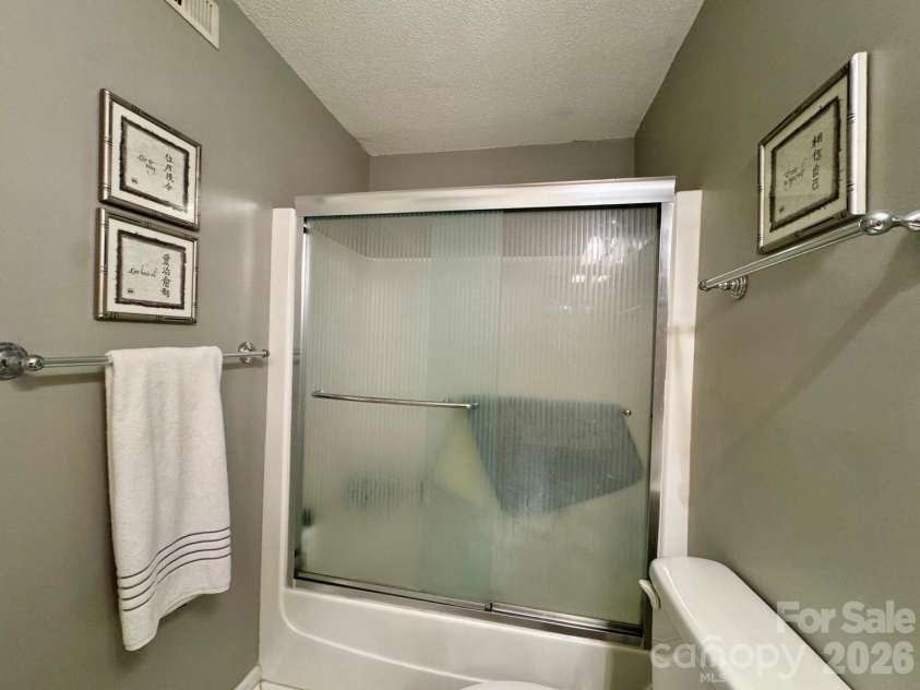 1905 Meadowlark Lane, Charlotte, NC 28210.  MLS# CAR4423485, YatesRealty ID 50742. 