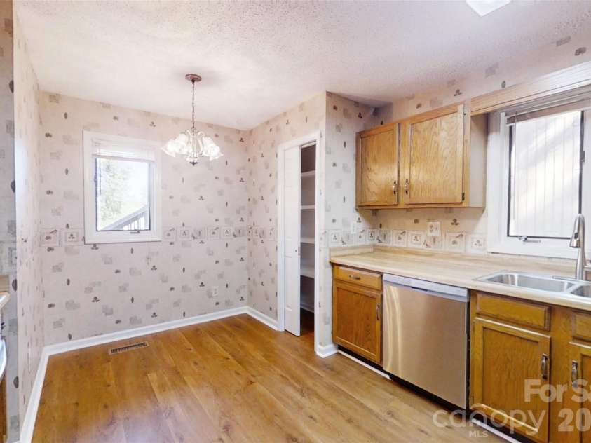 51 Pebble Creek Drive, Asheville, NC 28803.  MLS# CAR4423949, YatesRealty ID 50743. 