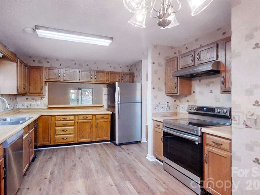 51 Pebble Creek Drive, Asheville, NC 28803.  MLS# CAR4423949, YatesRealty ID 50743. 