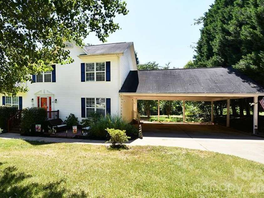 235 Crystal Circle, Mooresville, NC 28117.  MLS# CAR4424353, YatesRealty ID 50744. 