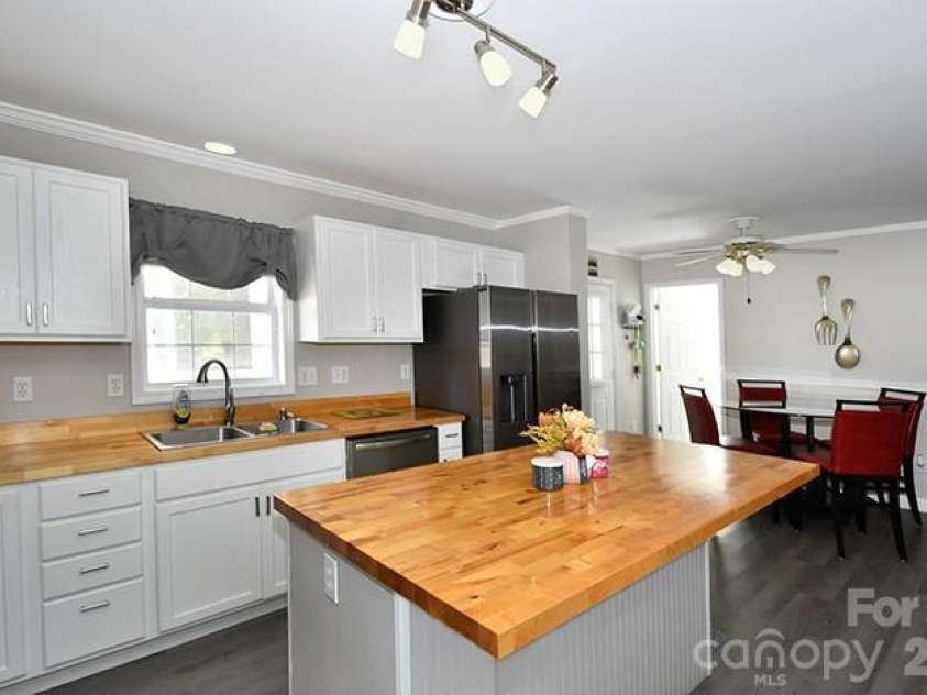 235 Crystal Circle, Mooresville, NC 28117.  MLS# CAR4424353, YatesRealty ID 50744. 