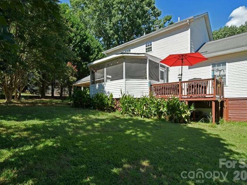 235 Crystal Circle, Mooresville, NC 28117.  MLS# CAR4424353, YatesRealty ID 50744. 