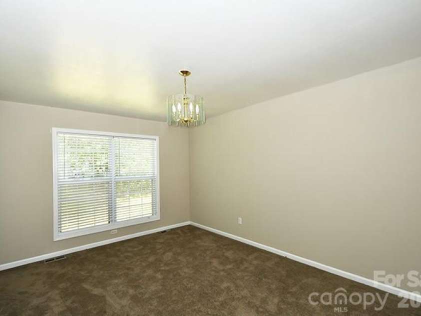 235 Crystal Circle, Mooresville, NC 28117.  MLS# CAR4424353, YatesRealty ID 50744. 