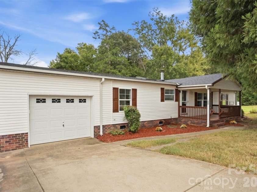 1000 Olde Creek Trail, Concord, NC 28025.  MLS# CAR4422617, YatesRealty ID 50747. 