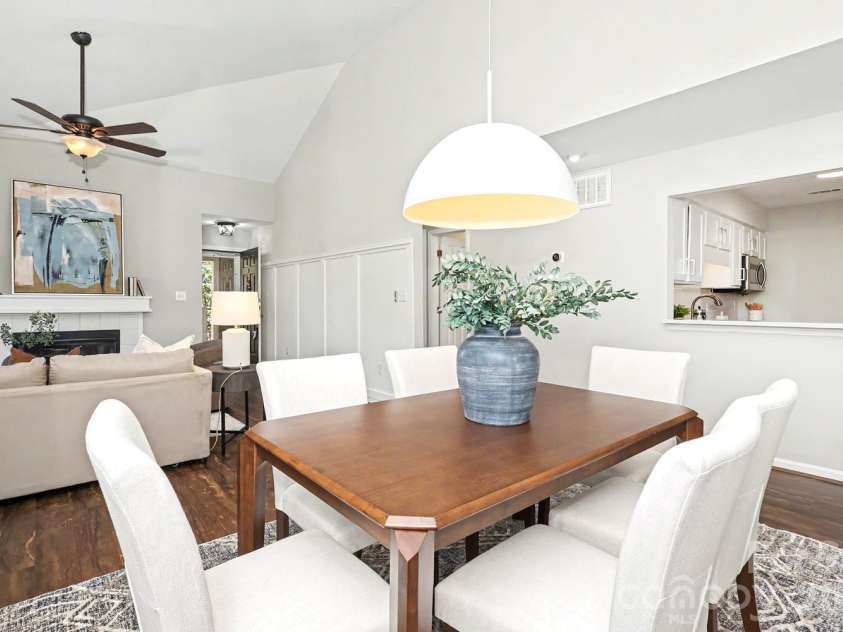 5009 Sharon Road, Charlotte, NC 28210.  MLS# CAR4417626, YatesRealty ID 5075. Dining Open to Kitchen