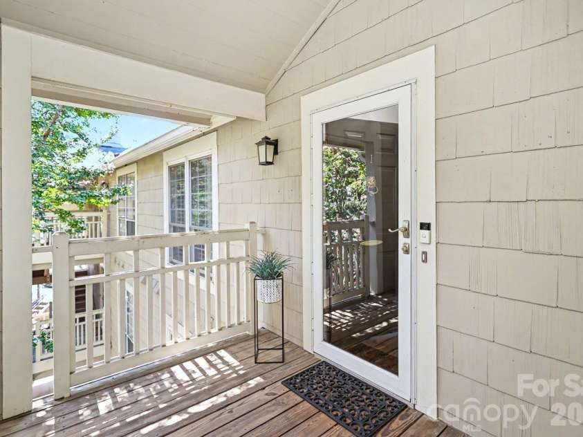 5009 Sharon Road, Charlotte, NC 28210.  MLS# CAR4417626, YatesRealty ID 5075. Front Entry