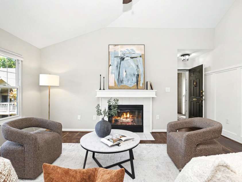 5009 Sharon Road, Charlotte, NC 28210.  MLS# CAR4417626, YatesRealty ID 5075. Gas Fireplace
