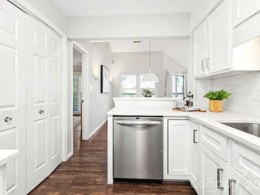 5009 Sharon Road, Charlotte, NC 28210.  MLS# CAR4417626, YatesRealty ID 5075. Laundry Closet to Left