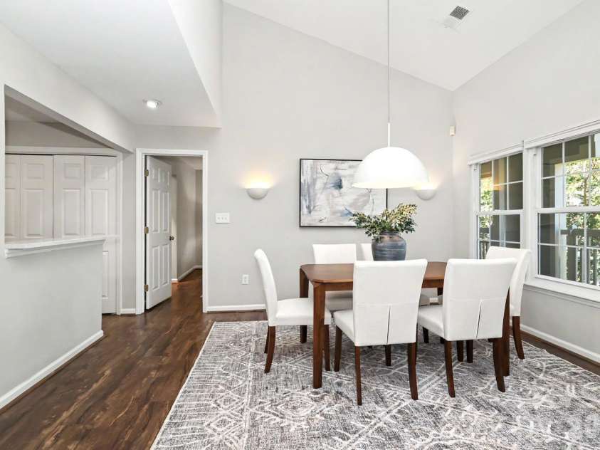 5009 Sharon Road, Charlotte, NC 28210.  MLS# CAR4417626, YatesRealty ID 5075. Open Floorplan