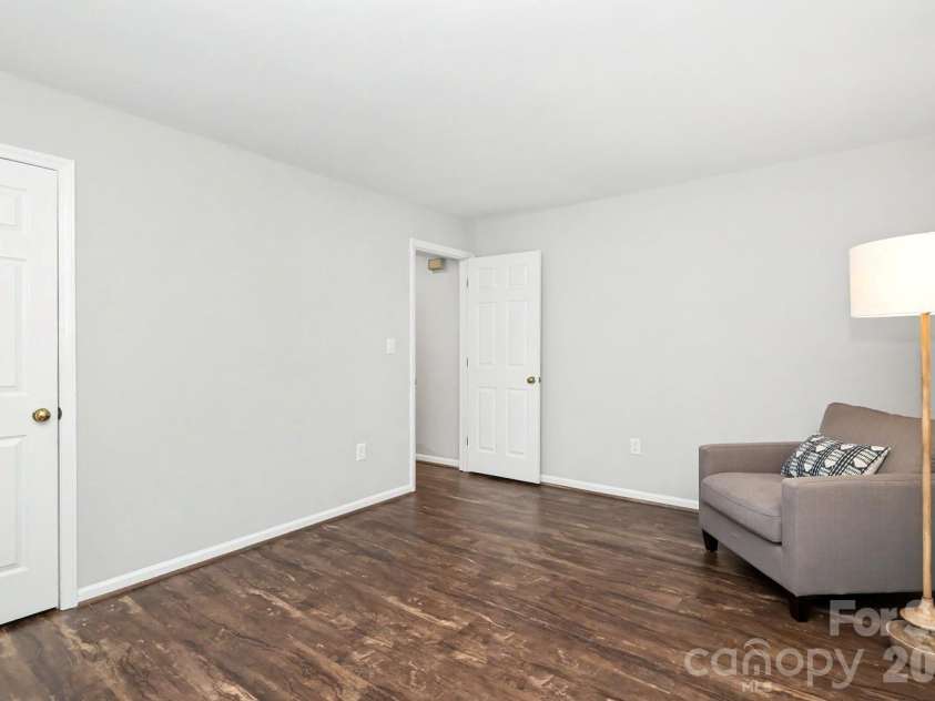5009 Sharon Road, Charlotte, NC 28210.  MLS# CAR4417626, YatesRealty ID 5075. Second Bedroom