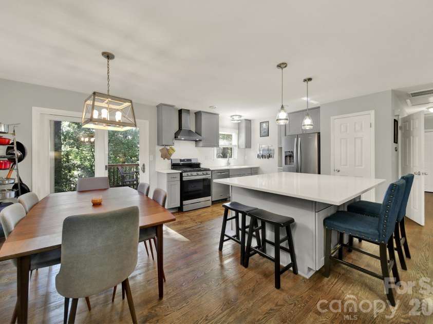 7439 Watercrest Road, Charlotte, NC 28210.  MLS# CAR4415617, YatesRealty ID 50750. 