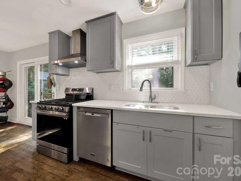 7439 Watercrest Road, Charlotte, NC 28210.  MLS# CAR4415617, YatesRealty ID 50750. 