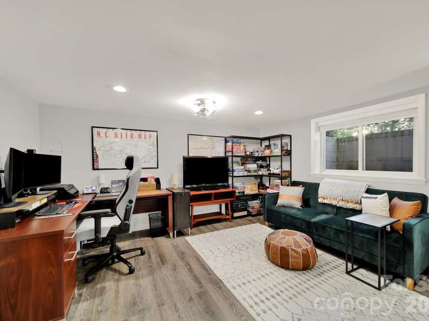 7439 Watercrest Road, Charlotte, NC 28210.  MLS# CAR4415617, YatesRealty ID 50750. 