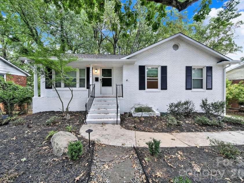 7439 Watercrest Road, Charlotte, NC 28210.  MLS# CAR4415617, YatesRealty ID 50750. 