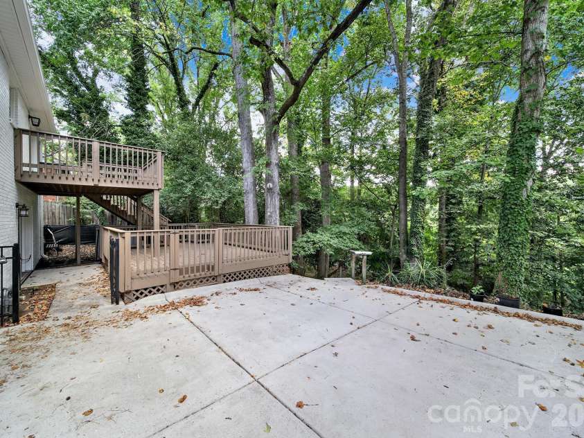 7439 Watercrest Road, Charlotte, NC 28210.  MLS# CAR4415617, YatesRealty ID 50750. 