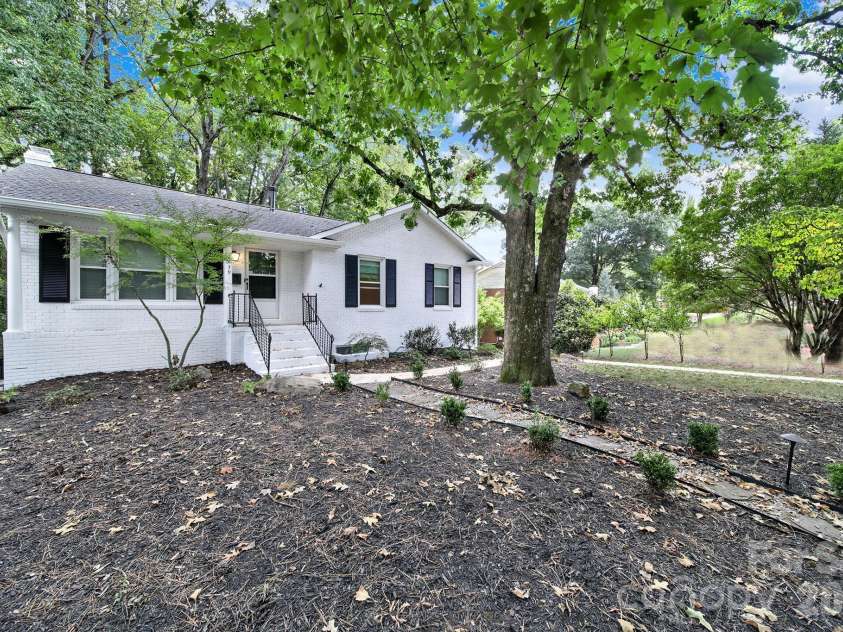7439 Watercrest Road, Charlotte, NC 28210.  MLS# CAR4415617, YatesRealty ID 50750. 