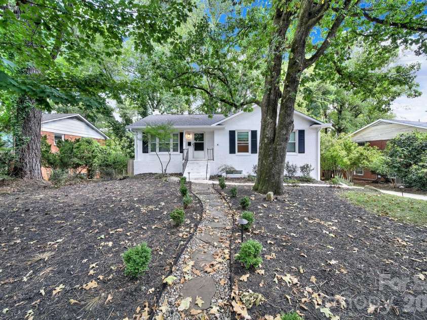 7439 Watercrest Road, Charlotte, NC 28210.  MLS# CAR4415617, YatesRealty ID 50750. 