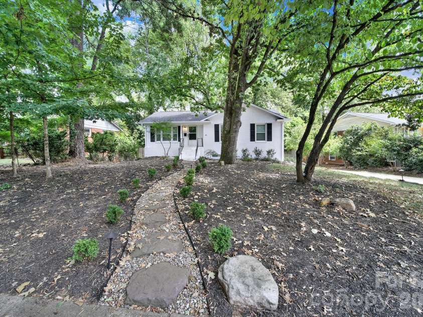 7439 Watercrest Road, Charlotte, NC 28210.  MLS# CAR4415617, YatesRealty ID 50750. 