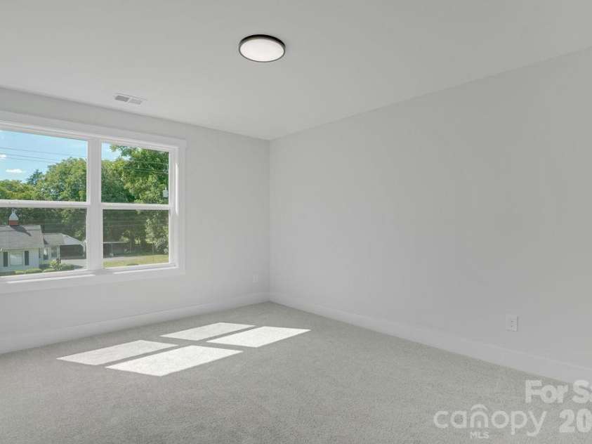 1402 Modena Street, Gastonia, NC 28054.  MLS# CAR4424394, YatesRealty ID 50751. 
