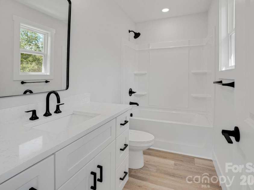 1402 Modena Street, Gastonia, NC 28054.  MLS# CAR4424394, YatesRealty ID 50751. 