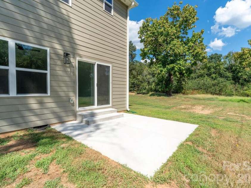 1402 Modena Street, Gastonia, NC 28054.  MLS# CAR4424394, YatesRealty ID 50751. 