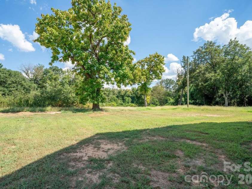 1402 Modena Street, Gastonia, NC 28054.  MLS# CAR4424394, YatesRealty ID 50751. 