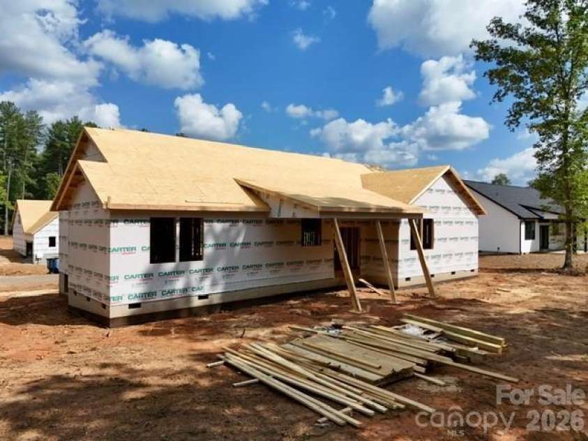 2439 Kimberly Avenue, Morganton, NC 28655.  MLS# CAR4424270, YatesRealty ID 50752. 