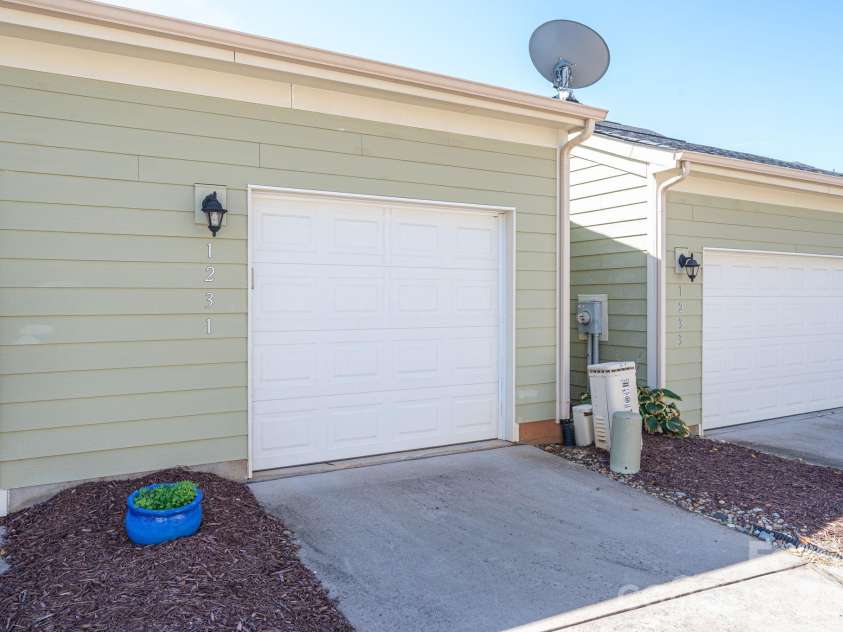 1231 Assembly Street, Belmont, NC 28012.  MLS# CAR4424275, YatesRealty ID 50753. Rear entry garage