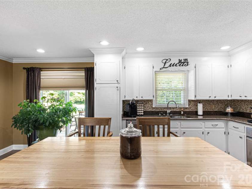 2019 Green Peach Road, Lancaster, SC 29720.  MLS# CAR4417170, YatesRealty ID 50754. 