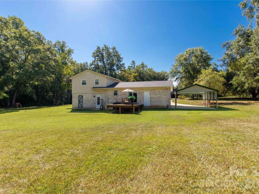 2019 Green Peach Road, Lancaster, SC 29720.  MLS# CAR4417170, YatesRealty ID 50754. 