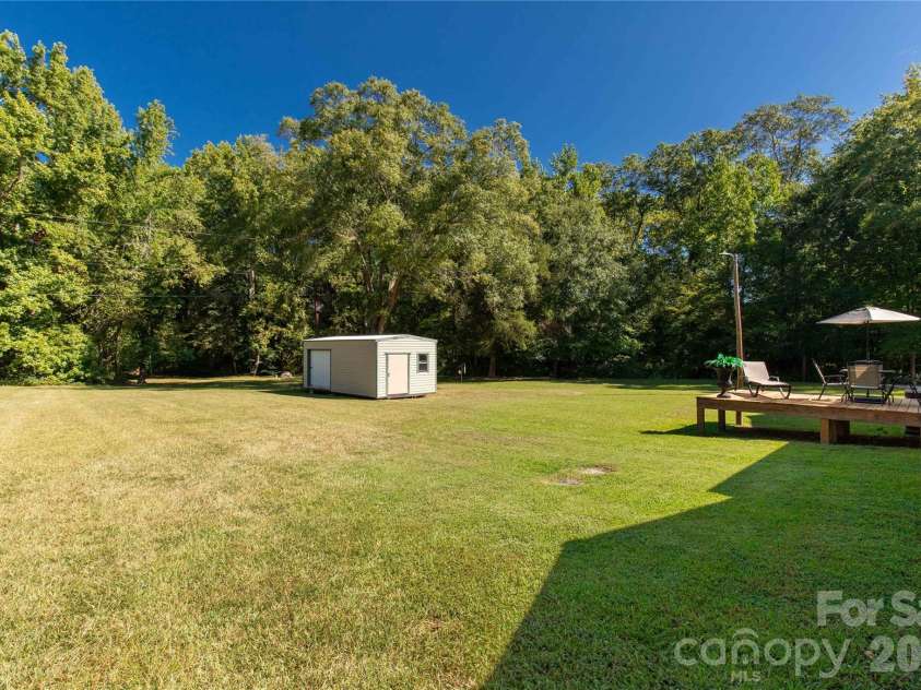 2019 Green Peach Road, Lancaster, SC 29720.  MLS# CAR4417170, YatesRealty ID 50754. 