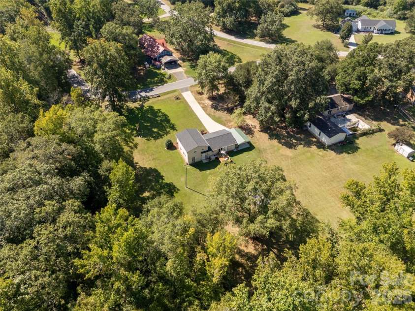 2019 Green Peach Road, Lancaster, SC 29720.  MLS# CAR4417170, YatesRealty ID 50754. 