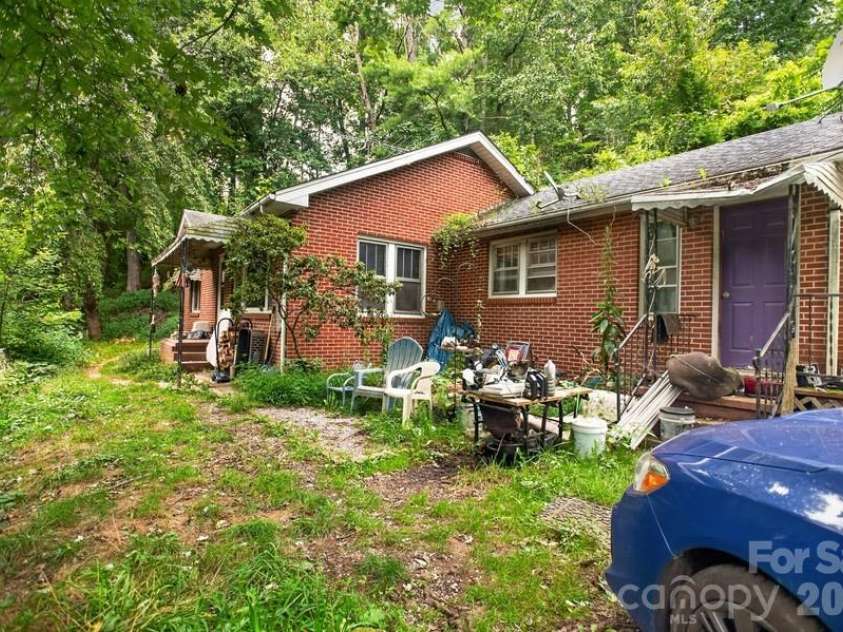 70 Pitman Road, Bakersville, NC 28705.  MLS# CAR4424167, YatesRealty ID 50755. 