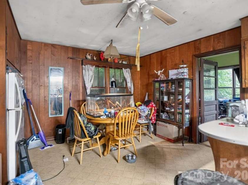 70 Pitman Road, Bakersville, NC 28705.  MLS# CAR4424167, YatesRealty ID 50755. 