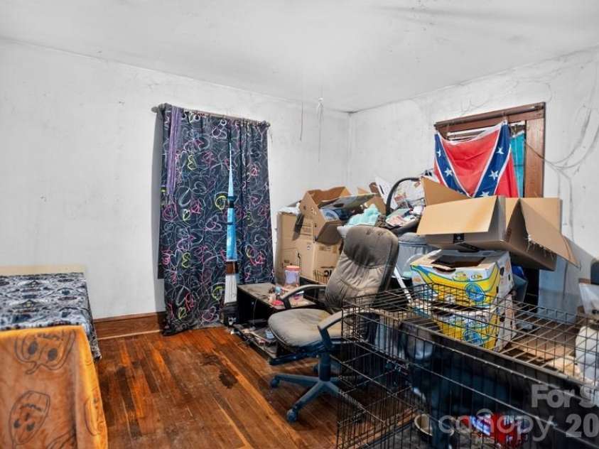 70 Pitman Road, Bakersville, NC 28705.  MLS# CAR4424167, YatesRealty ID 50755. 