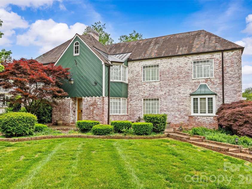 1858 Queens Road, Charlotte, NC 28207.  MLS# CAR4420336, YatesRealty ID 50758. 