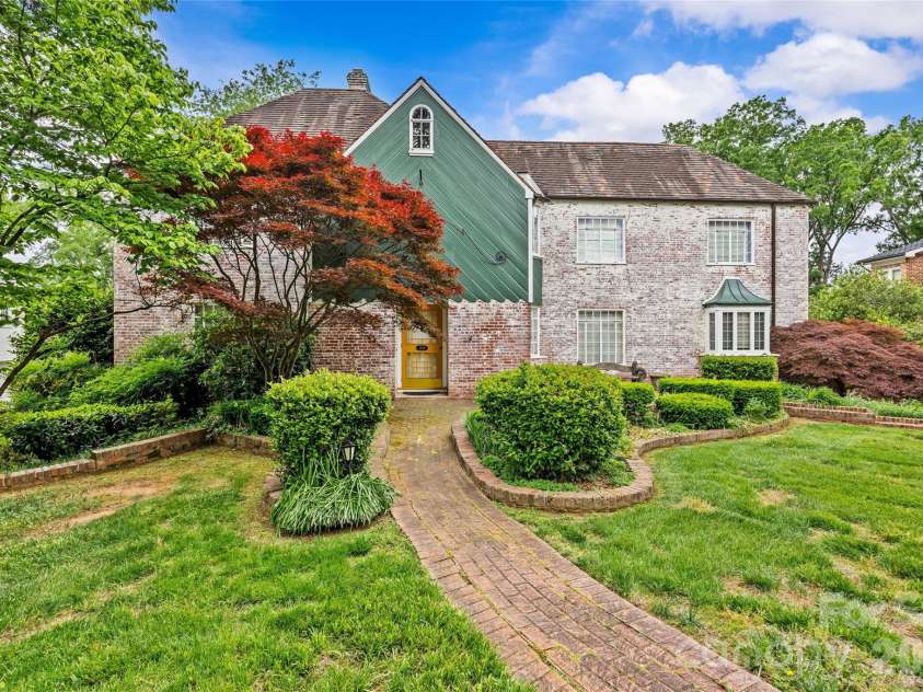 1858 Queens Road, Charlotte, NC 28207.  MLS# CAR4420336, YatesRealty ID 50758. 