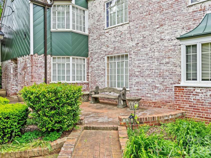 1858 Queens Road, Charlotte, NC 28207.  MLS# CAR4420336, YatesRealty ID 50758. 