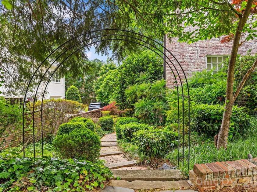 1858 Queens Road, Charlotte, NC 28207.  MLS# CAR4420336, YatesRealty ID 50758. 