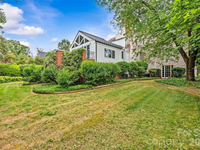 1858 Queens Road, Charlotte, NC 28207.  MLS# CAR4420336, YatesRealty ID 50758. 