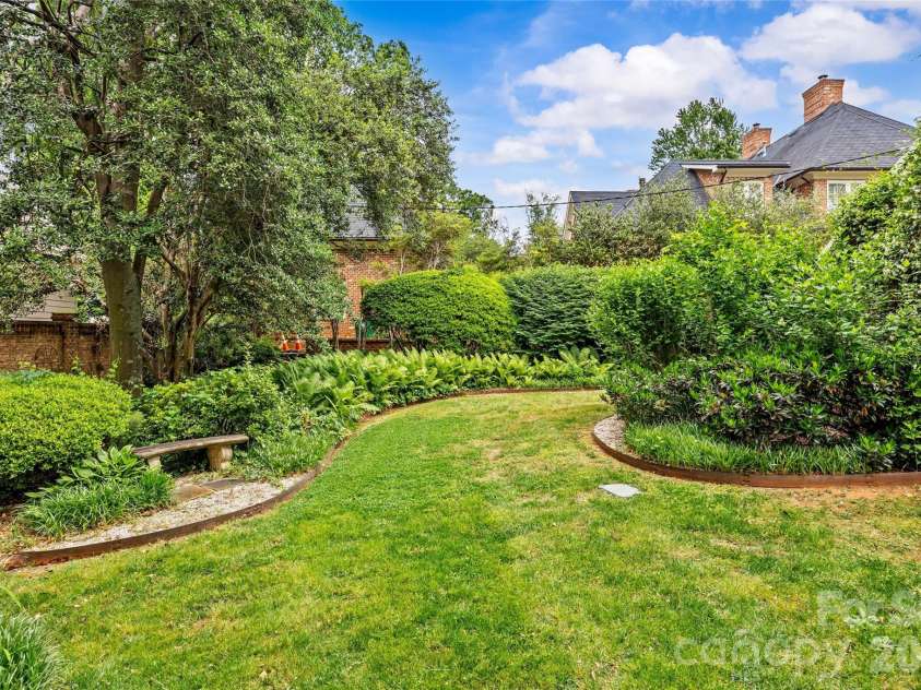 1858 Queens Road, Charlotte, NC 28207.  MLS# CAR4420336, YatesRealty ID 50758. 