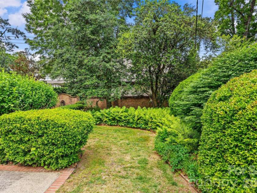 1858 Queens Road, Charlotte, NC 28207.  MLS# CAR4420336, YatesRealty ID 50758. 