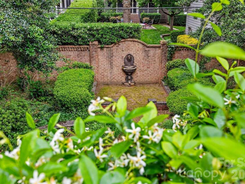 1858 Queens Road, Charlotte, NC 28207.  MLS# CAR4420336, YatesRealty ID 50758. 