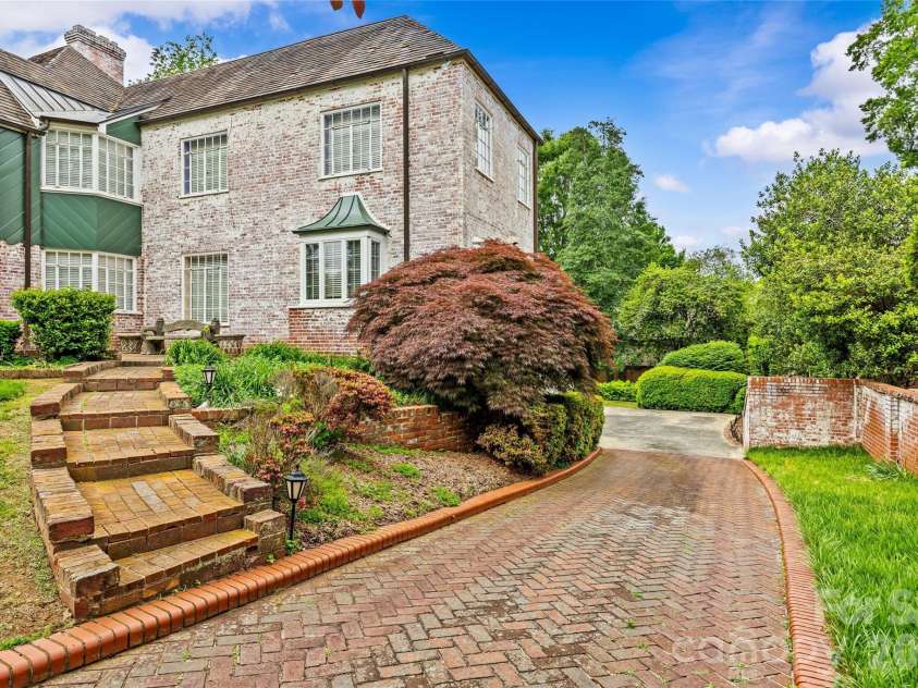1858 Queens Road, Charlotte, NC 28207.  MLS# CAR4420336, YatesRealty ID 50758. 