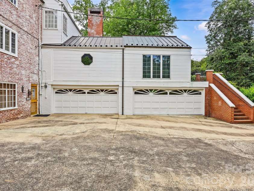 1858 Queens Road, Charlotte, NC 28207.  MLS# CAR4420336, YatesRealty ID 50758. 