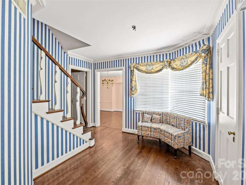 1858 Queens Road, Charlotte, NC 28207.  MLS# CAR4420336, YatesRealty ID 50758. 