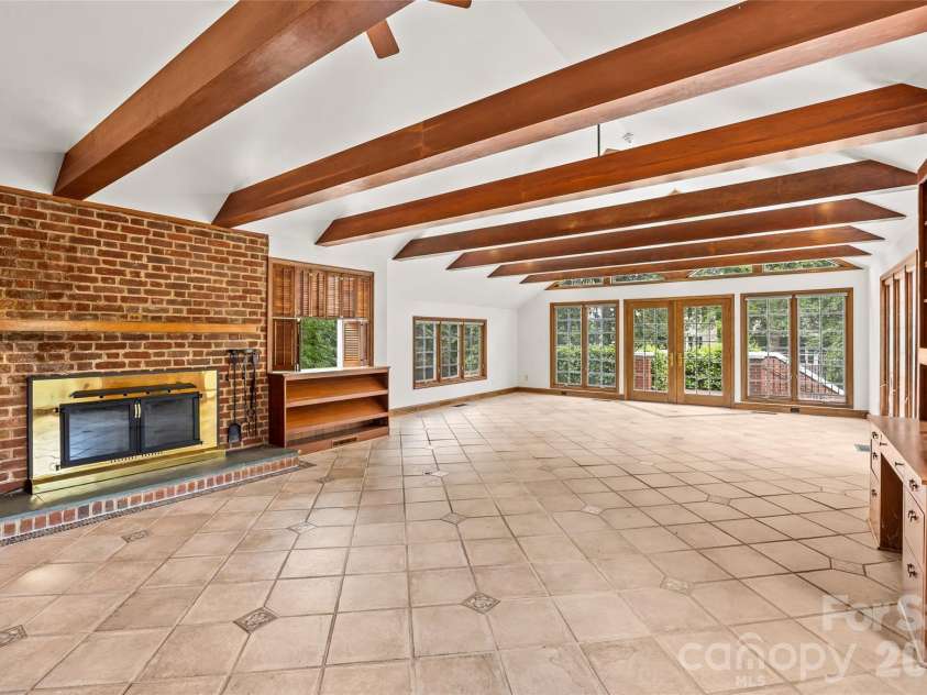 1858 Queens Road, Charlotte, NC 28207.  MLS# CAR4420336, YatesRealty ID 50758. 