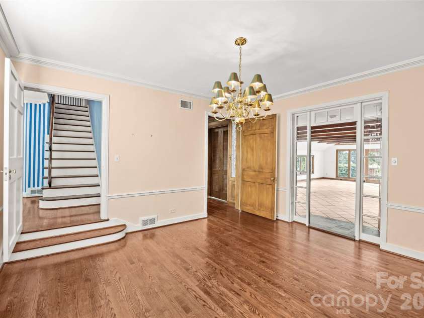 1858 Queens Road, Charlotte, NC 28207.  MLS# CAR4420336, YatesRealty ID 50758. 